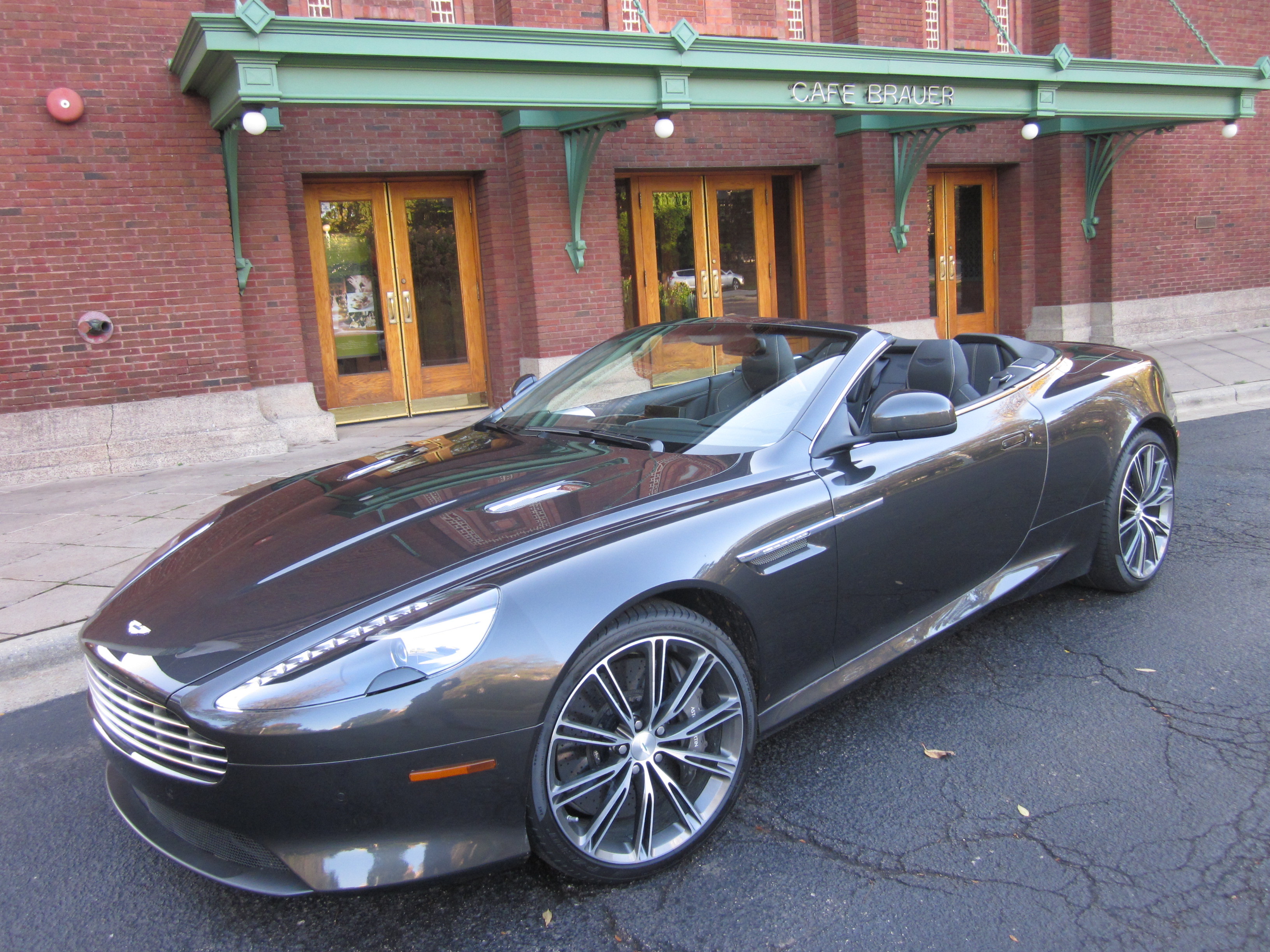 Aston Martin Virage 2012