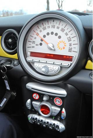 MINI Cooper Convertible 2011